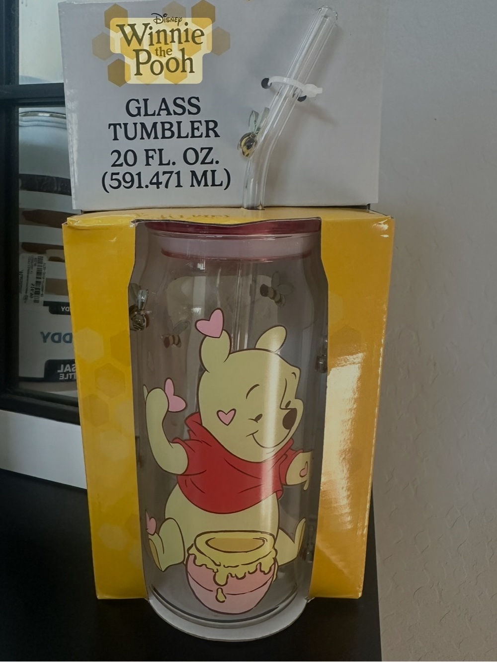 Disney Winnie the Pooh 20 oz Glass Tumbler with Glass Straw & Bee Charm NIB